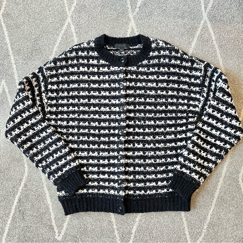 Ann Taylor Black and White Thick Knit Cardigan